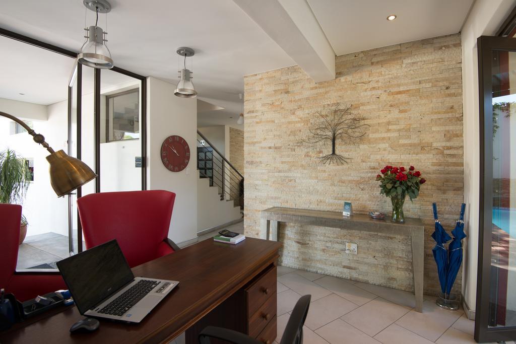Montebello Guesthouse Windhoek Bagian luar foto